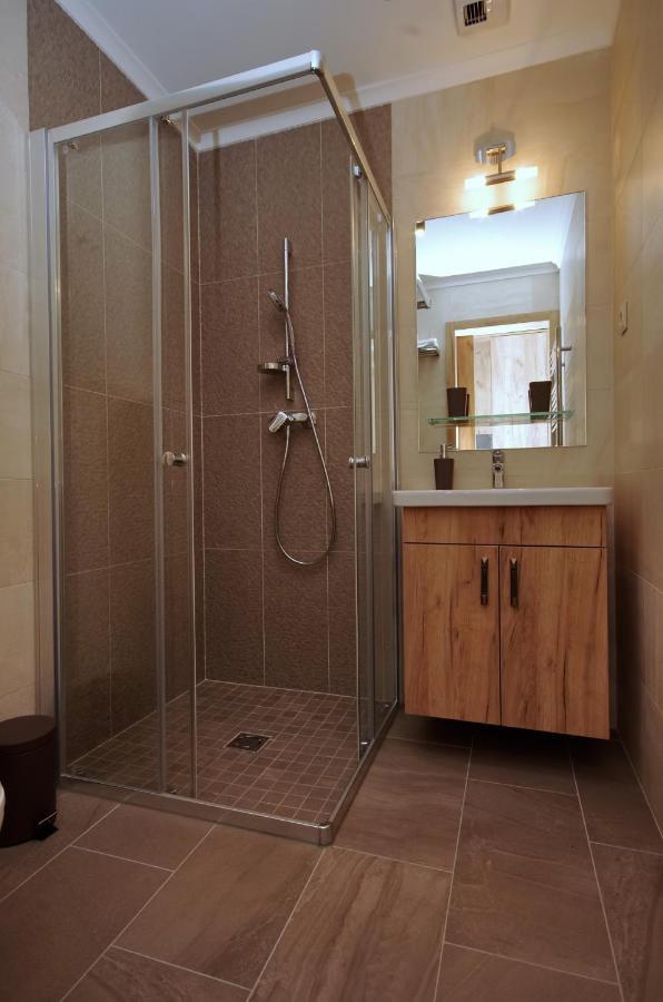 Almasy Apartmanhaz Gyula Ngoại thất bức ảnh