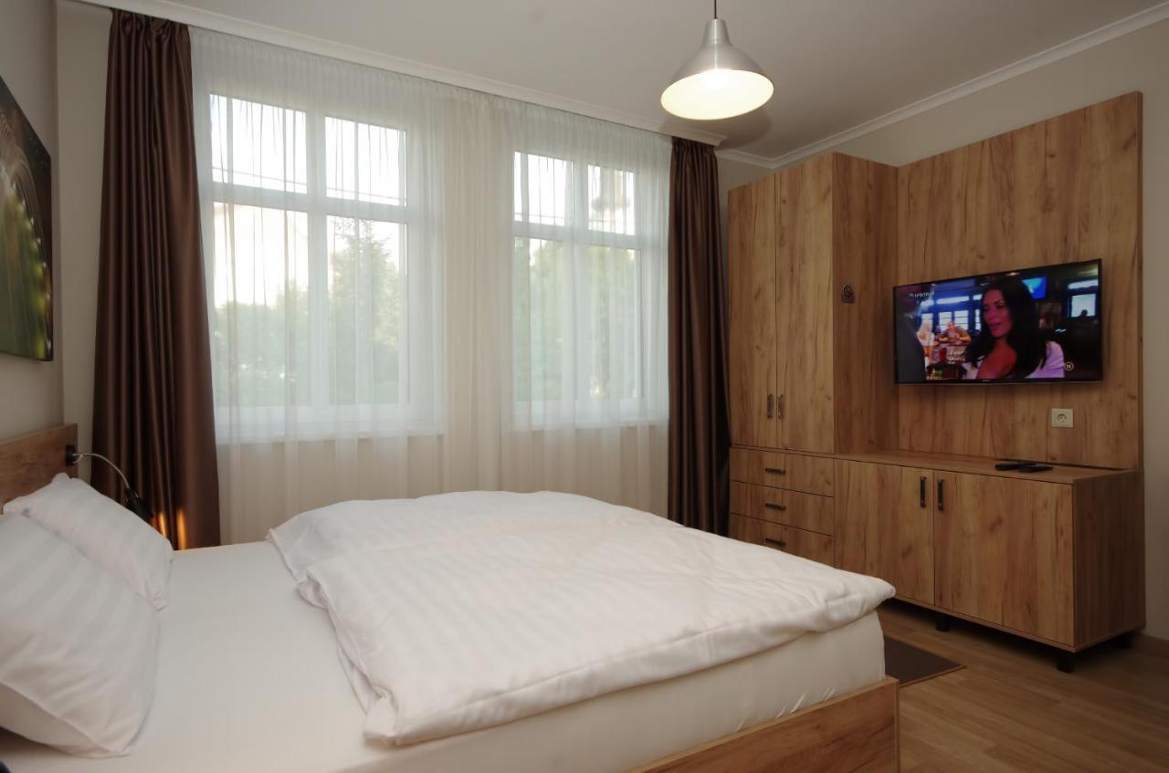 Almasy Apartmanhaz Gyula Ngoại thất bức ảnh