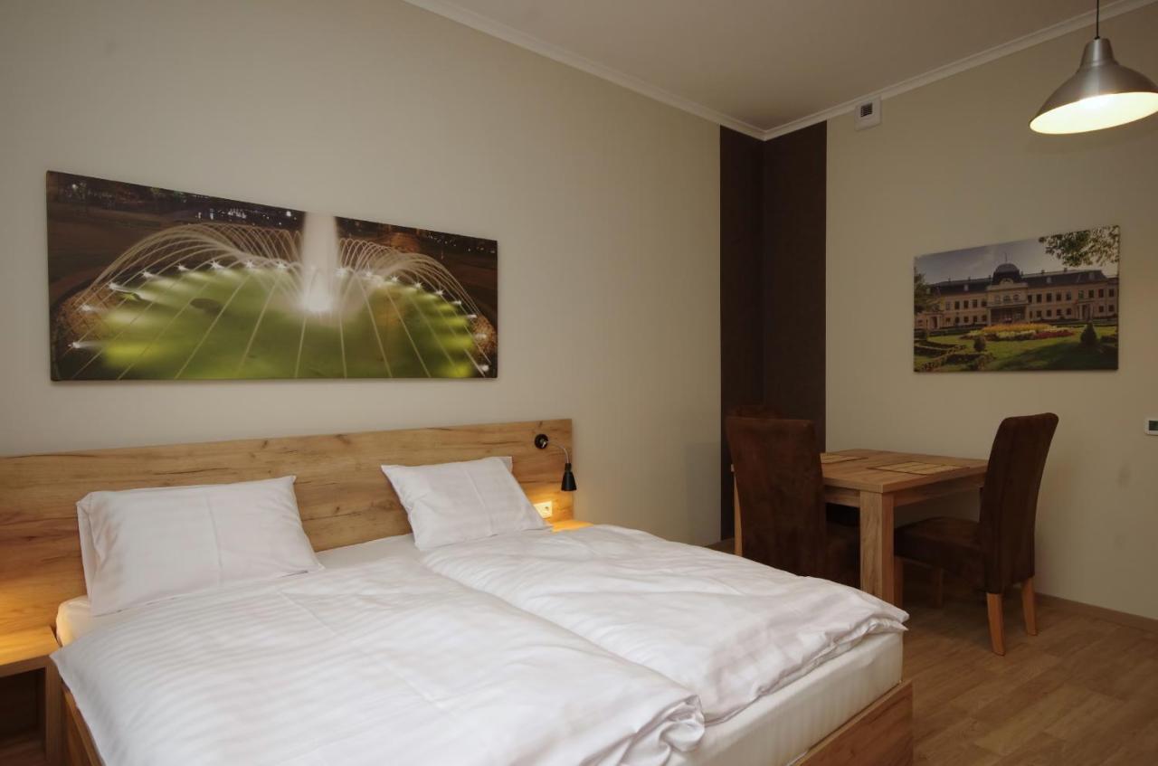 Almasy Apartmanhaz Gyula Ngoại thất bức ảnh