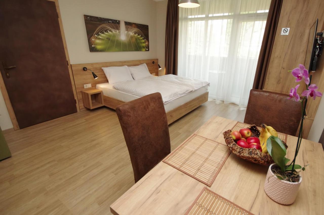 Almasy Apartmanhaz Gyula Ngoại thất bức ảnh