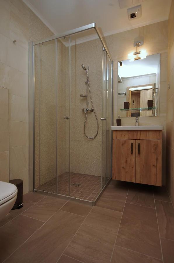 Almasy Apartmanhaz Gyula Ngoại thất bức ảnh