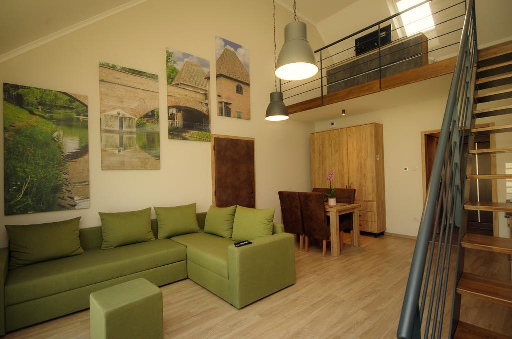 Almasy Apartmanhaz Gyula Ngoại thất bức ảnh
