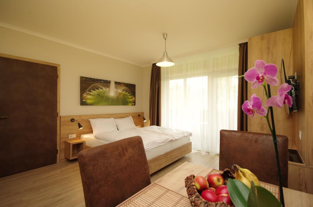 Almasy Apartmanhaz Gyula Ngoại thất bức ảnh