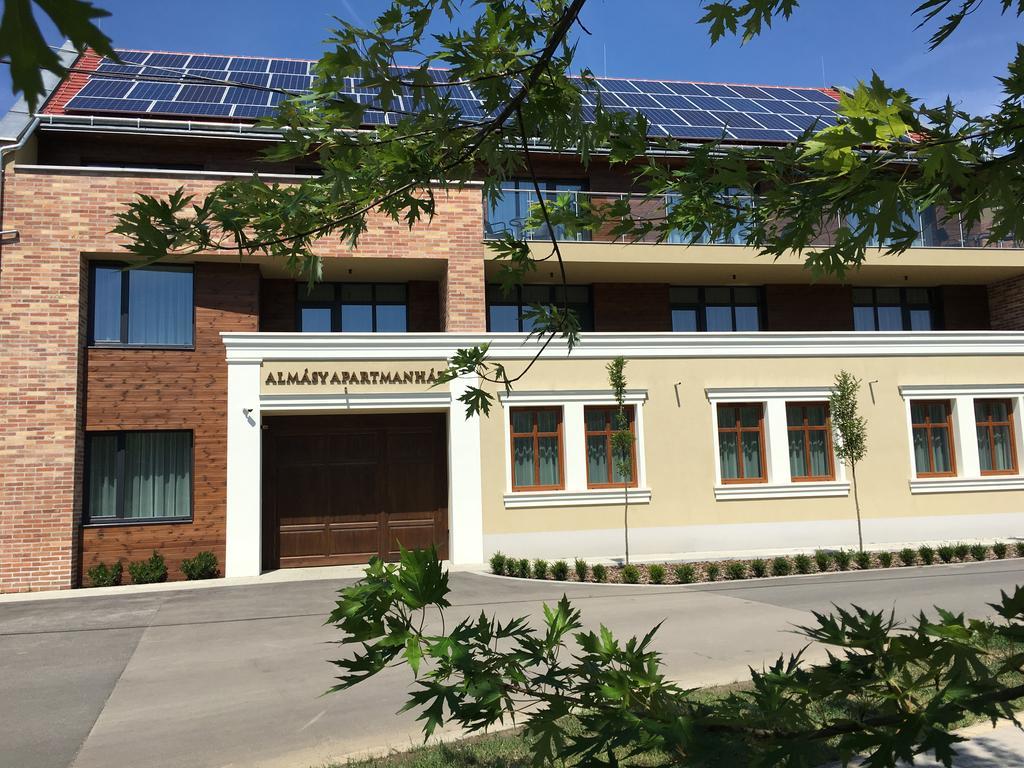 Almasy Apartmanhaz Gyula Ngoại thất bức ảnh